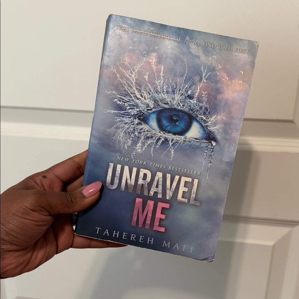 Unravel Me Book by Tahereh Mafi